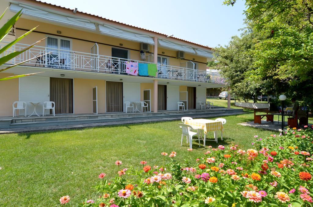 Pension Giannis Αdults Only Koinira Exterior foto